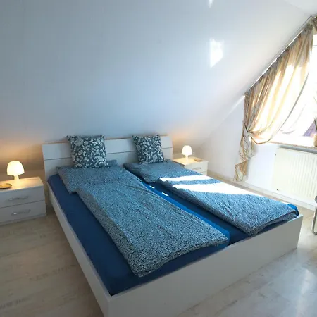 Robbe Apartment *